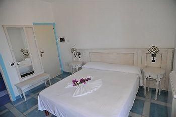 Isolabella Hotel Ventotene Bagian luar foto